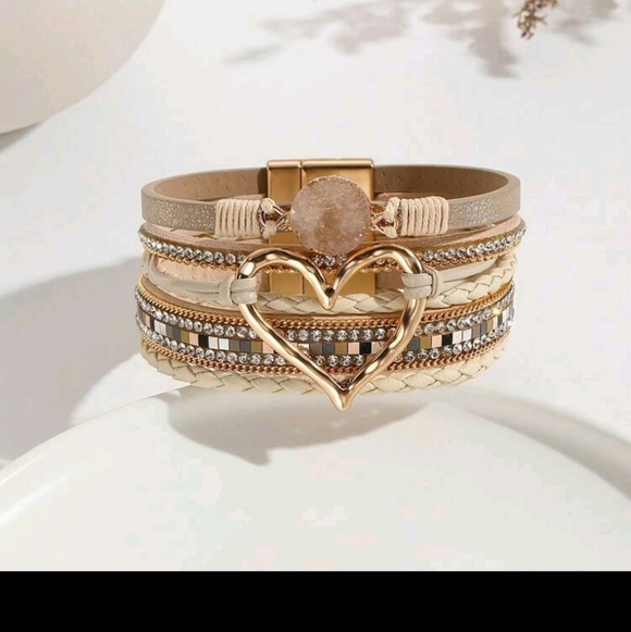 A002 Elegant Khaki and Gold Heart Bracelet - Picture 2 of 4